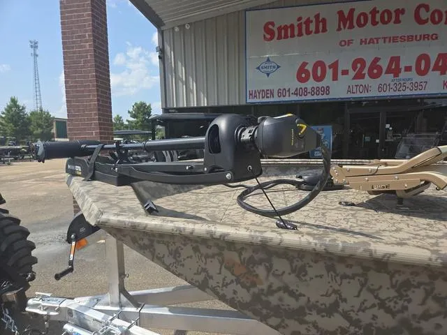 Slide: The Image of Xpress XP185 Catfish 2025 - 4