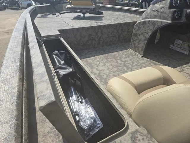 Slide: The Image of Xpress XP185 Catfish 2025 - 7