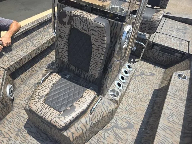 Slide: The Image of Xpress H20B 2025 - 26