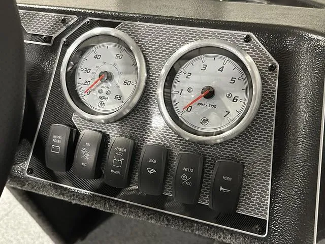 Slide: The Image of Lund 1650 Angler SS 2025 - 16