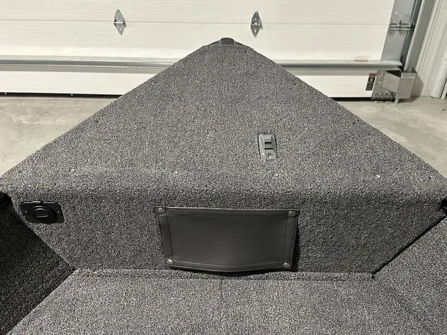 Slide: The Image of Lund 1650 Angler SS 2025 - 18