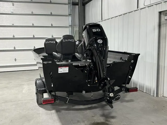 Slide: The Image of Lund 1650 Angler SS 2025 - 4