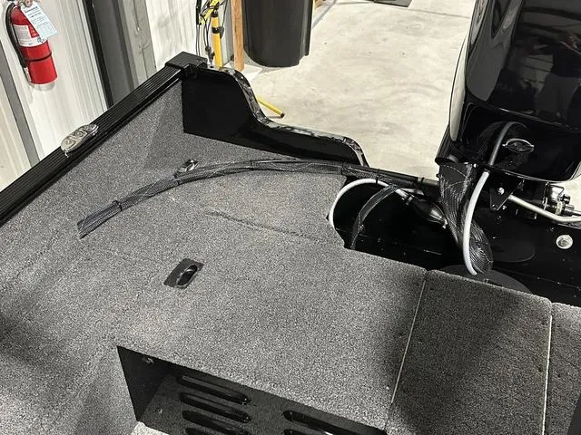 Slide: The Image of Lund 1650 Angler SS 2025 - 6