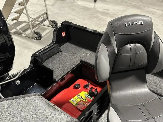 Slide: The Image of Lund 1650 Angler SS 2025 - 8