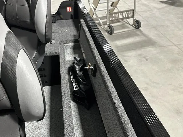 Slide: The Image of Lund 1650 Angler SS 2025 - 9