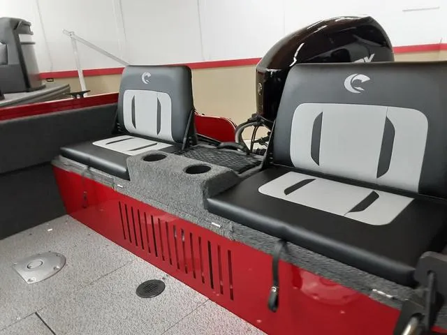 Slide: The Image of Crestliner 1650 Kodiak 2025 - 5