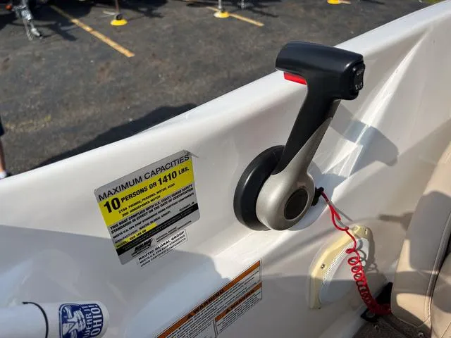 Slide: The Image of Hurricane SunDeck Sport 188 OB 2013 - 16