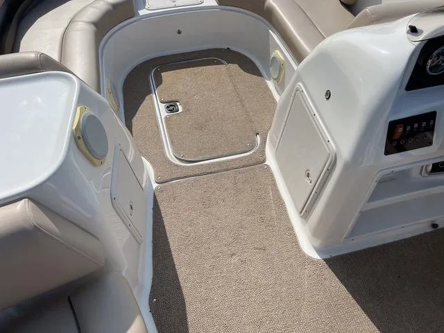 Slide: The Image of Hurricane SunDeck Sport 188 OB 2013 - 17