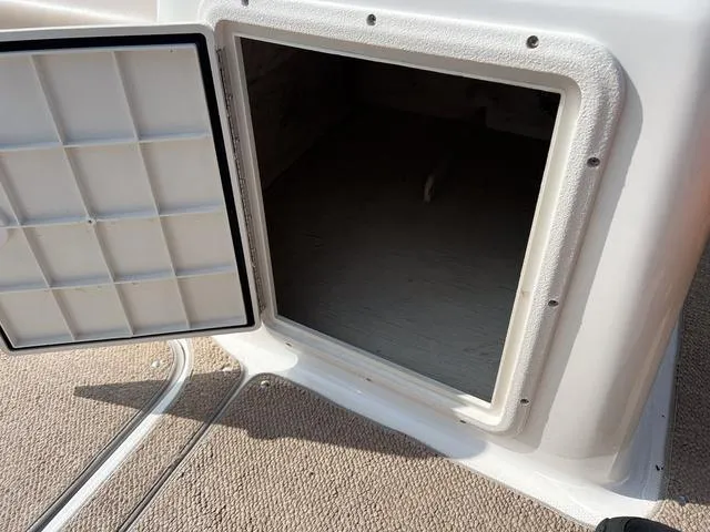 Slide: The Image of Hurricane SunDeck Sport 188 OB 2013 - 19