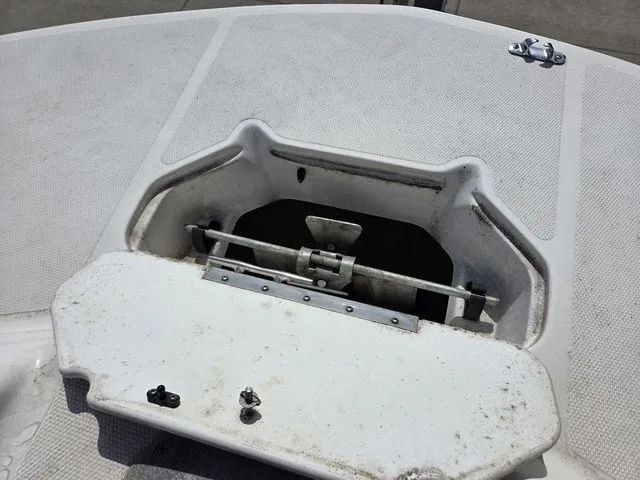 Slide: The Image of Hurricane SunDeck Sport 188 OB 2013 - 26