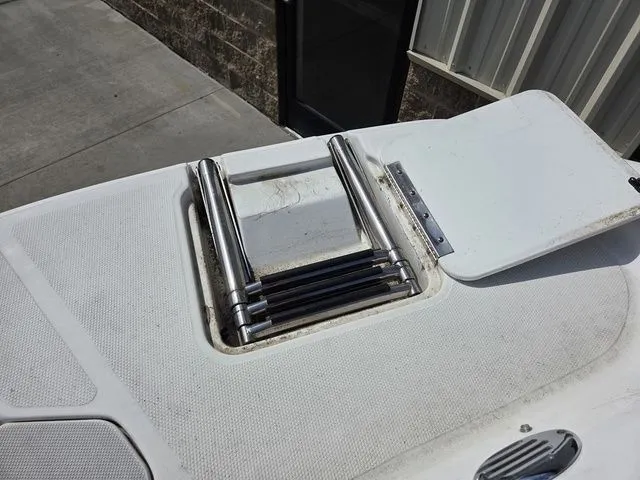 Slide: The Image of Hurricane SunDeck Sport 188 OB 2013 - 27