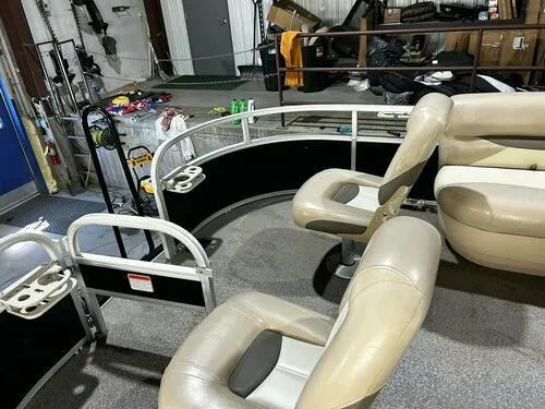 Slide: The Image of Sun Tracker Fishin' Barge 20 DLX 2016 - 7