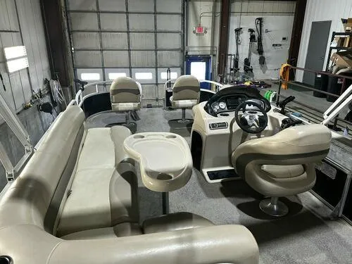 Slide: The Image of Sun Tracker Fishin' Barge 20 DLX 2016 - 9