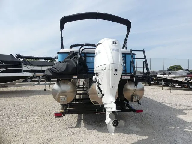 Slide: The Image of Sweetwater Sweetwater 2486 QS 2025 - 10