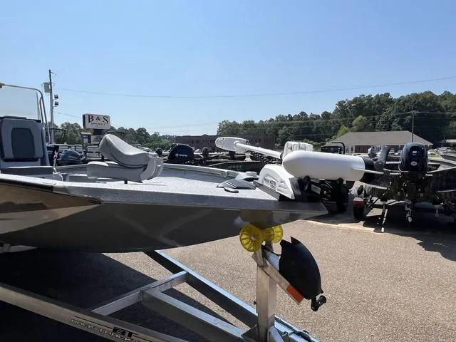 Slide: The Image of Xpress H22 2025 - 6