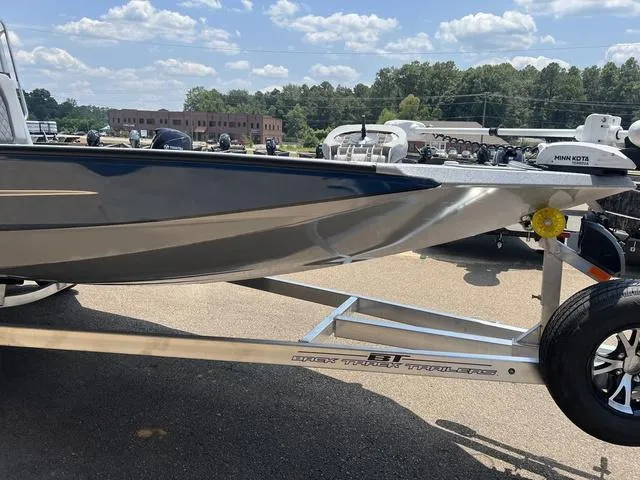 Slide: The Image of Xpress H22 2025 - 5