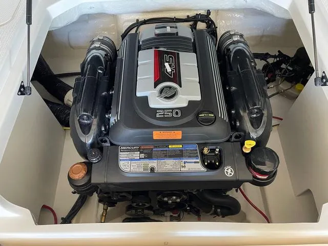 Slide: The Image of Chaparral 23 SSi 2025 - 8