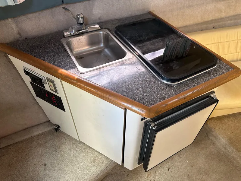 Slide: The Image of Bayliner 2755 Sunbridge 1989 - 14