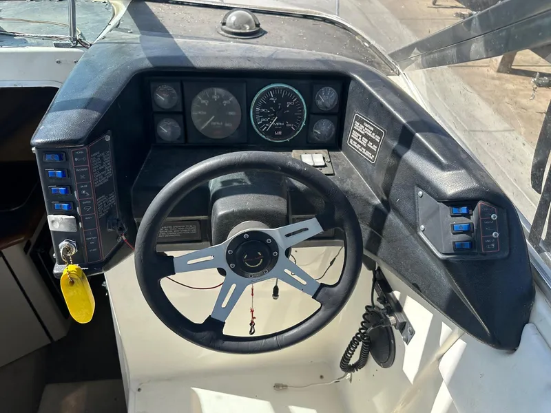 Slide: The Image of Bayliner 2755 Sunbridge 1989 - 6