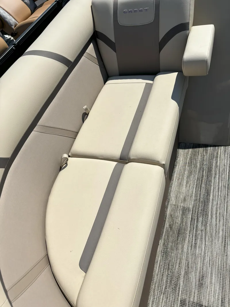 Slide: The Image of Crest Classic LX 200L 2024 - 12