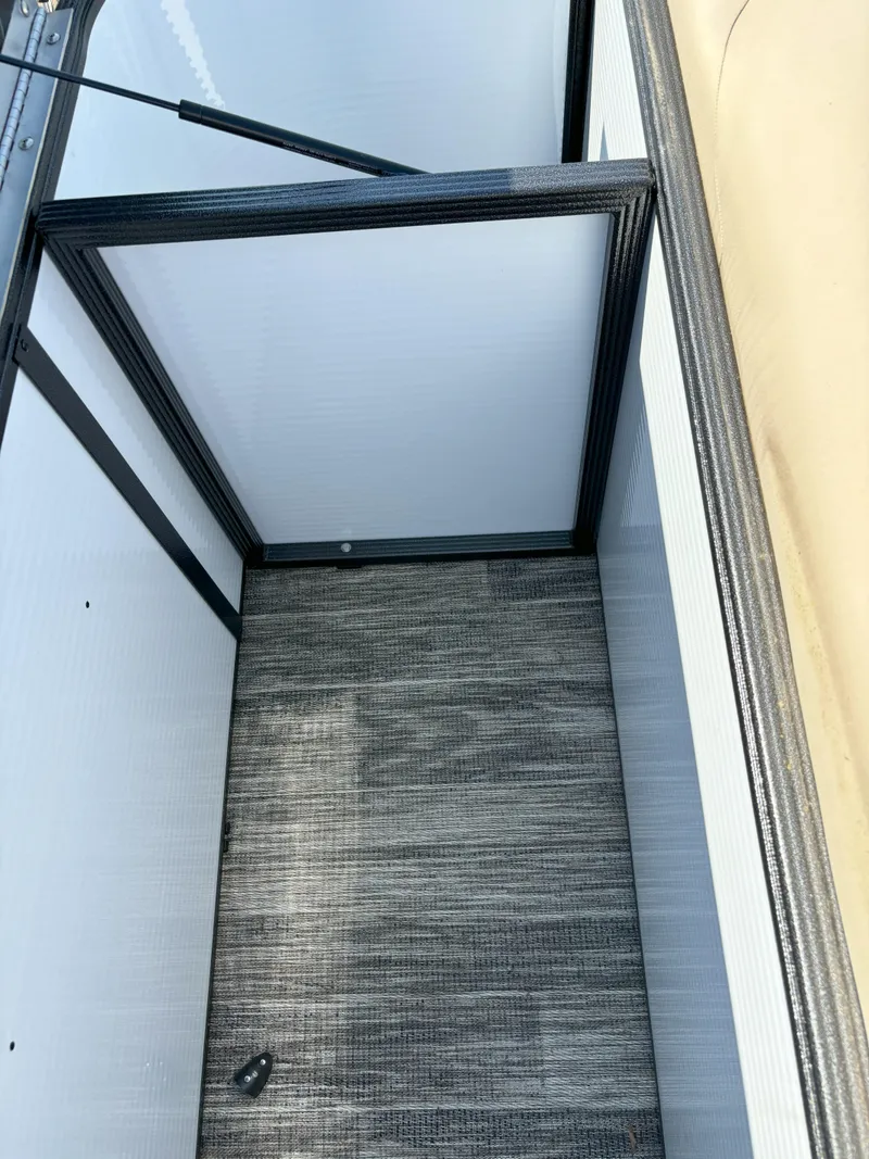 Slide: The Image of Crest Classic LX 200L 2024 - 16