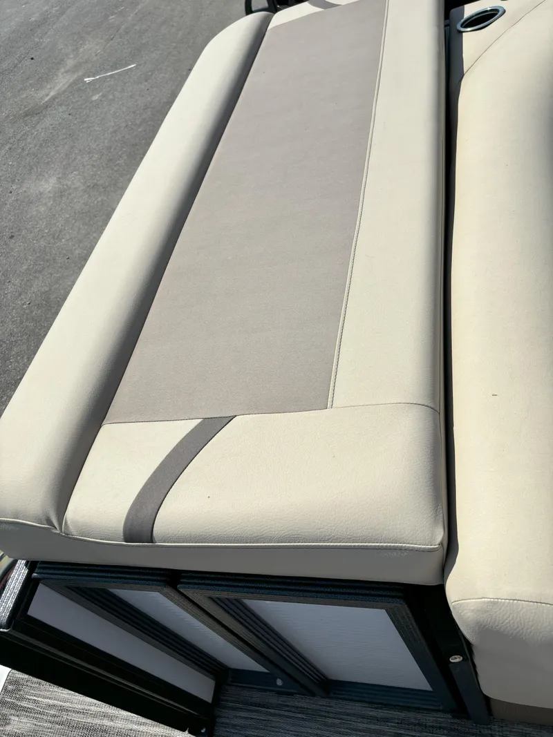 Slide: The Image of Crest Classic LX 200L 2024 - 5