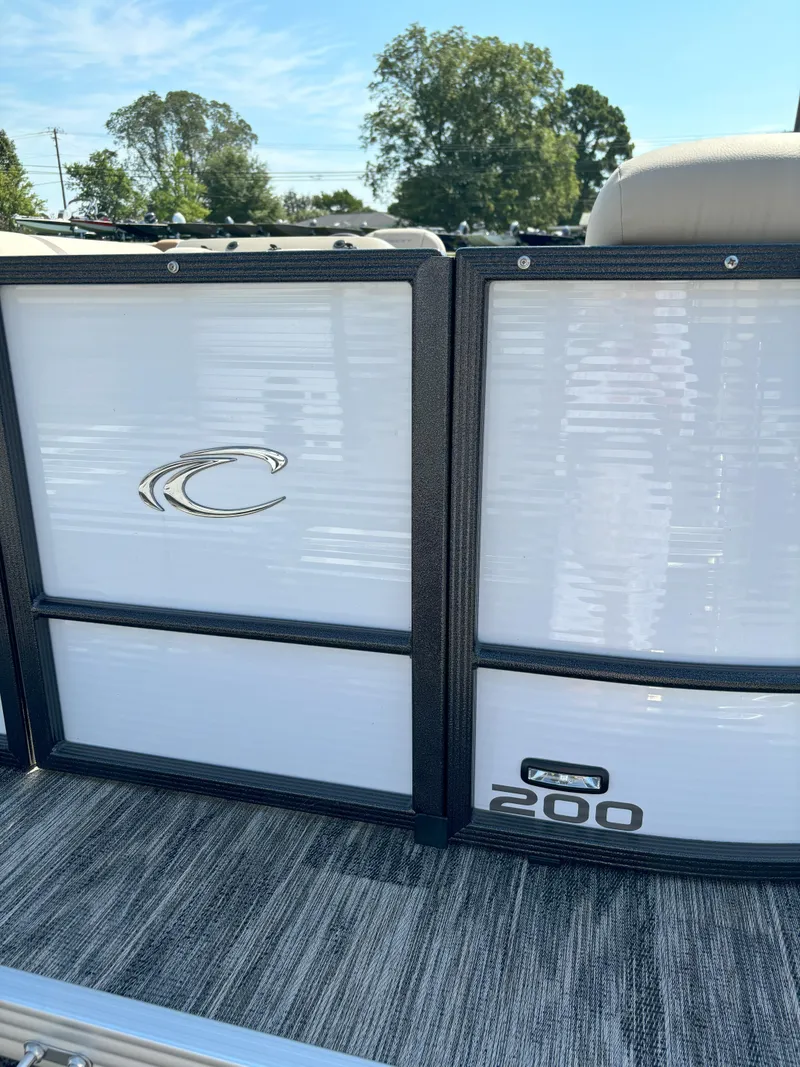 Slide: The Image of Crest Classic LX 200L 2024 - 7