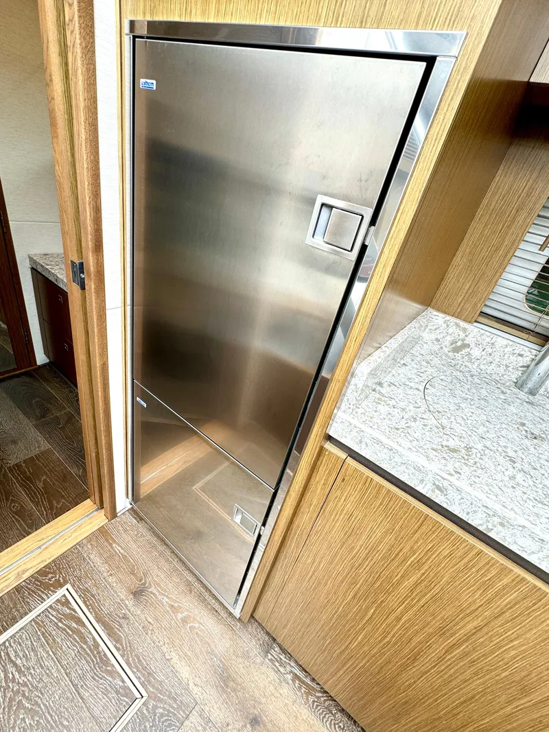 Slide: The Image of Isotherm Refrigerator / Freezer - 36