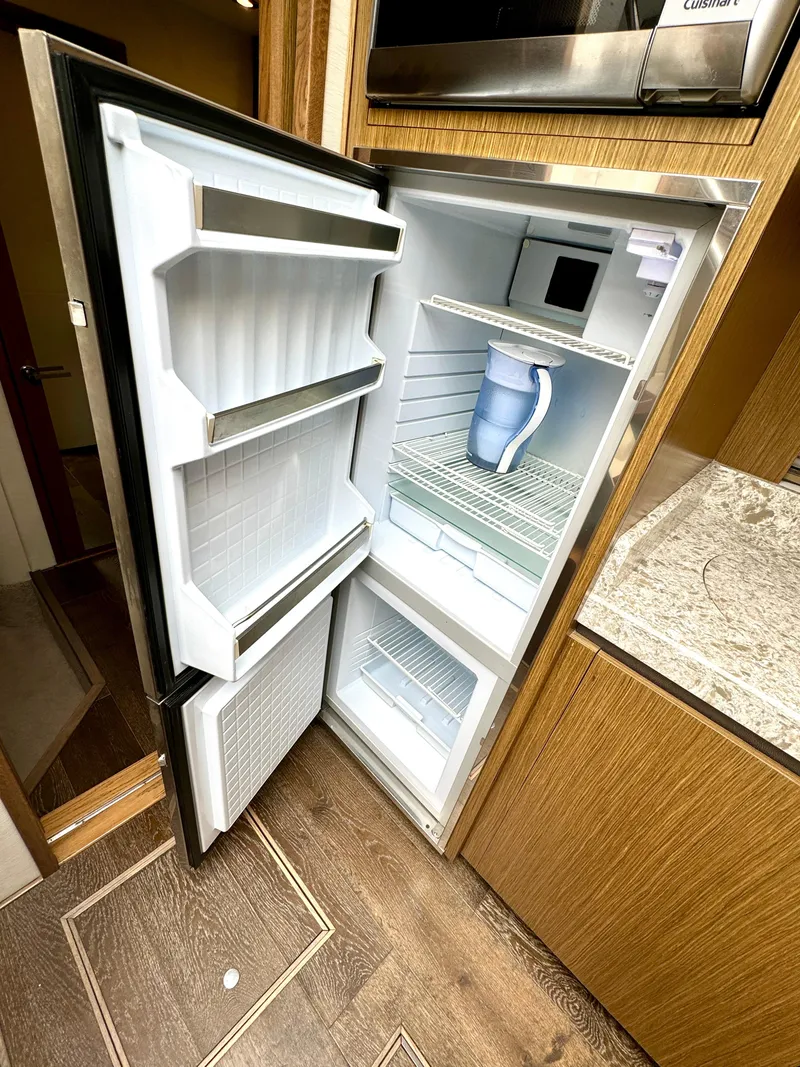 Slide: The Image of Isotherm Refrigerator / Freezer - 37