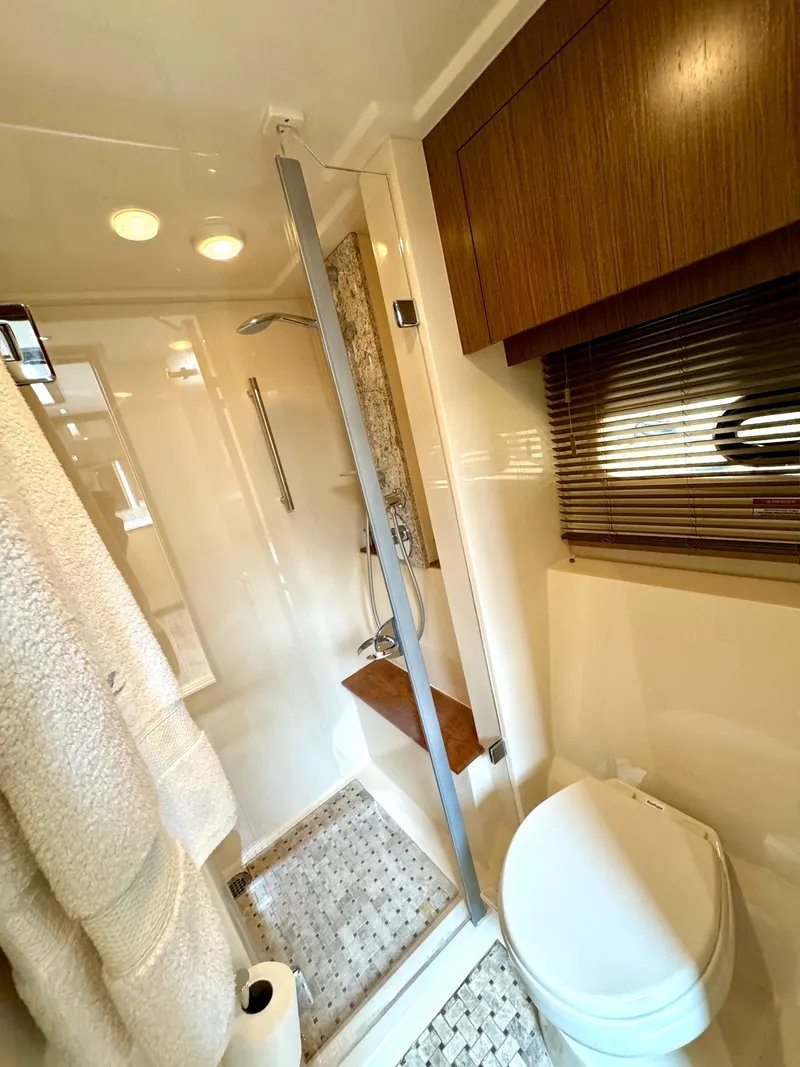 Slide: The Image of Master StateRoom - Head - 48
