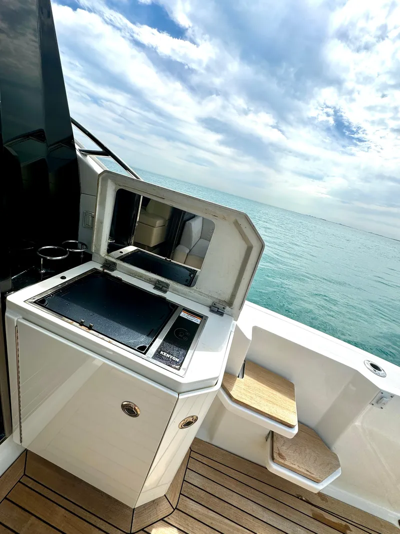 Slide: The Image of BBQ - Cockpit - 71