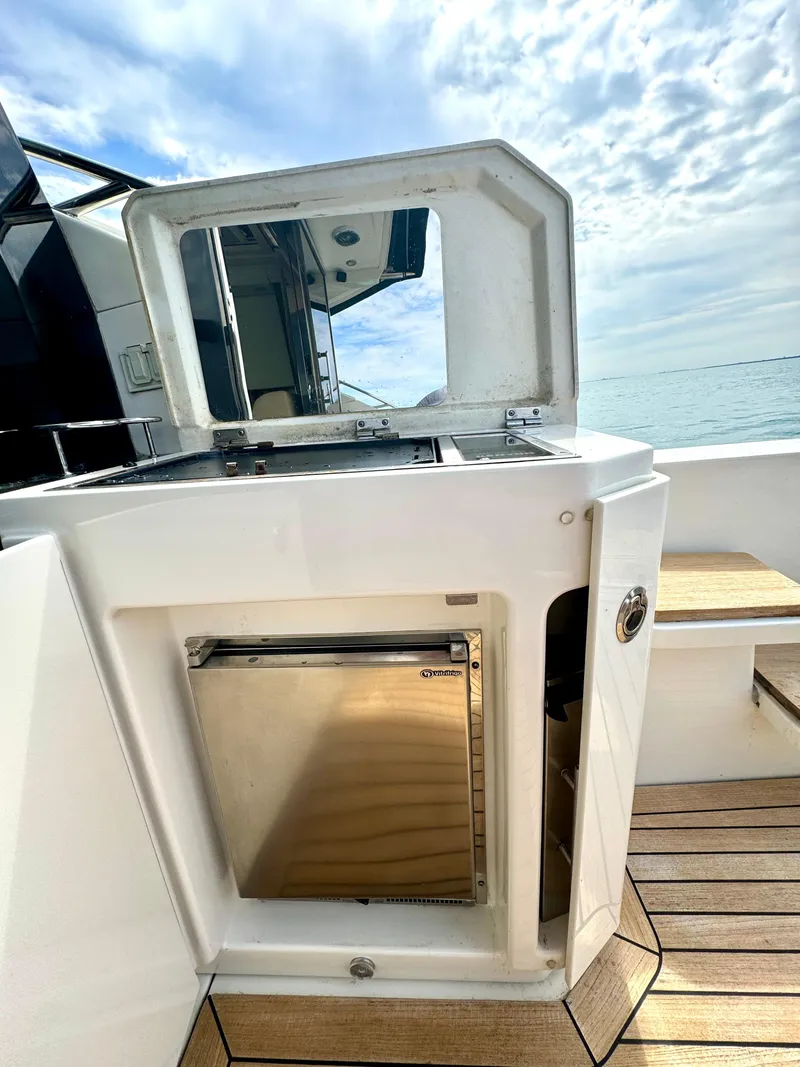 Slide: The Image of Ice Maker - Cockpit - 8