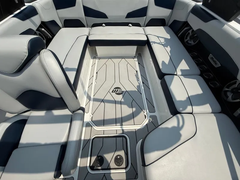 Slide: The Image of Malibu Wakesetter 22 LSV 2021 - 152