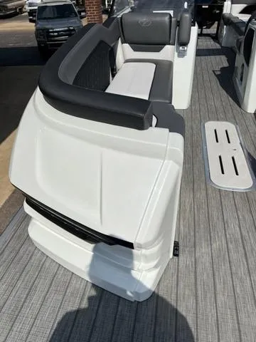 Slide: The Image of Veranda V One 2025 - 10