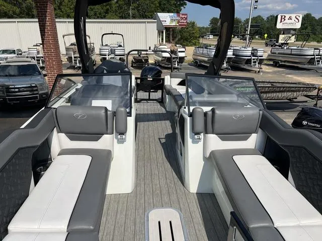 Slide: The Image of Veranda V One 2025 - 12