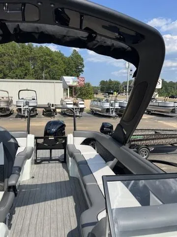 Slide: The Image of Veranda V One 2025 - 13