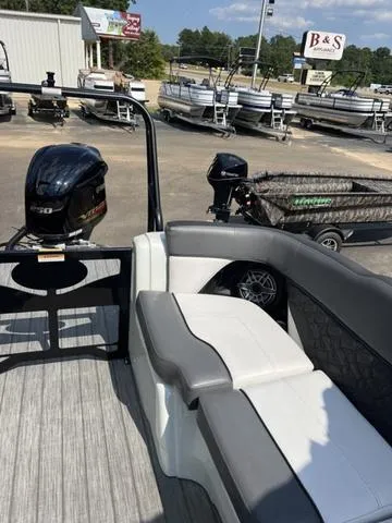 Slide: The Image of Veranda V One 2025 - 16