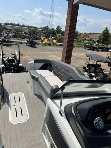 Slide: The Image of Veranda V One 2025 - 23