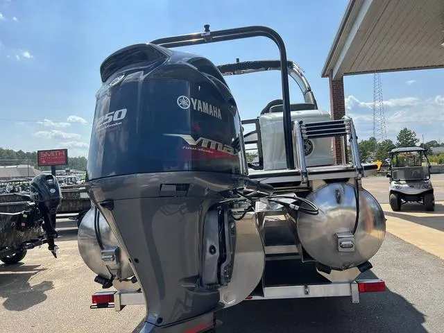 Slide: The Image of Veranda V One 2025 - 7