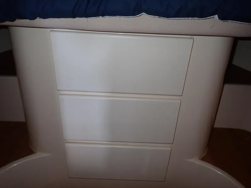 Slide: The Image of Carver 370 Voyager 1996 - 105