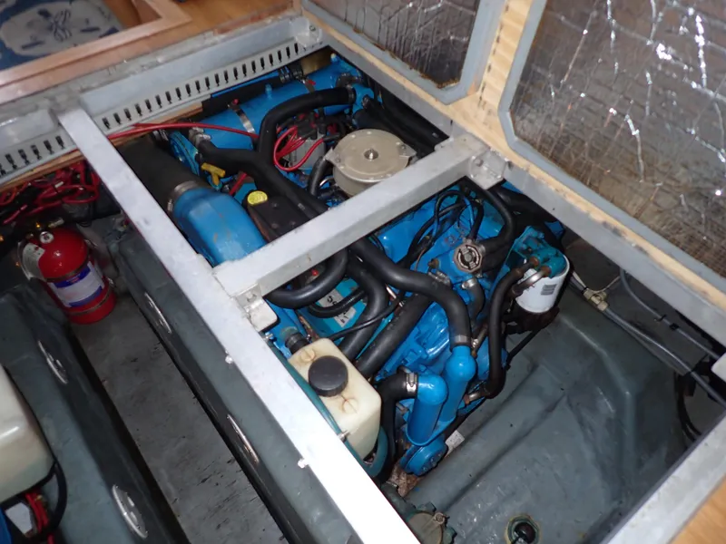 Slide: The Image of Carver 370 Voyager 1996 - 128