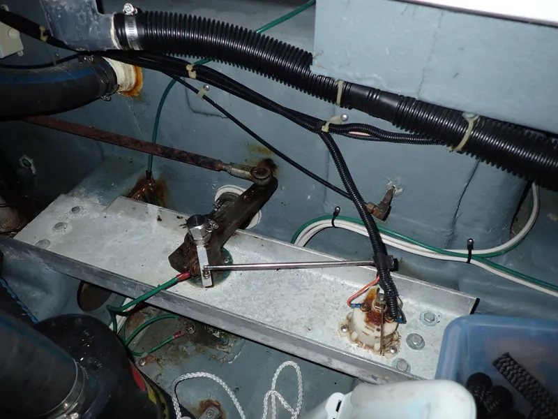 Slide: The Image of Carver 370 Voyager 1996 - 55