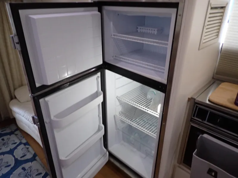 Slide: The Image of Carver 370 Voyager 1996 - 60