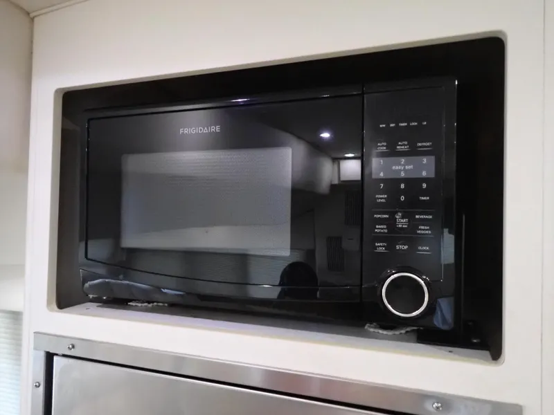 Slide: The Image of Carver 370 Voyager 1996 - 61