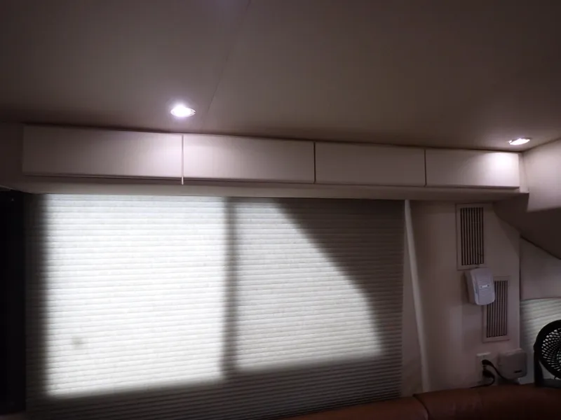 Slide: The Image of Carver 370 Voyager 1996 - 87