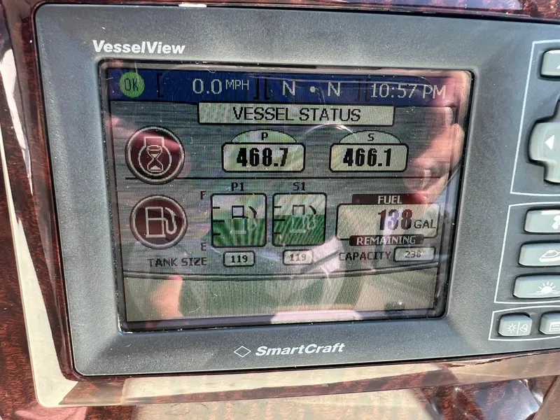 Slide: The Image of SmartCraft VesselView display on 2010 Sea Ray 350 Sundancer showing vessel status and fuel information. - 22