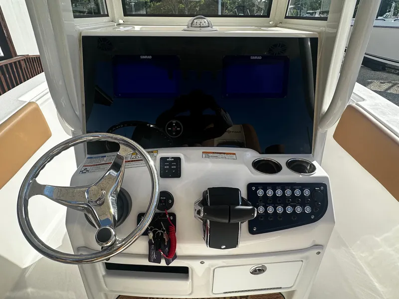 Slide: The Image of NauticStar 28 XS 2023 - 13