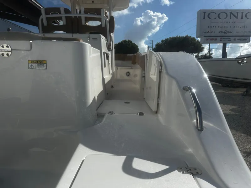 Slide: The Image of NauticStar 28 XS 2023 - 5