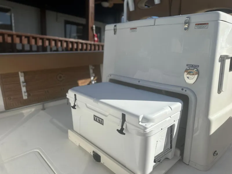 Slide: The Image of NauticStar 28 XS 2023 - 7