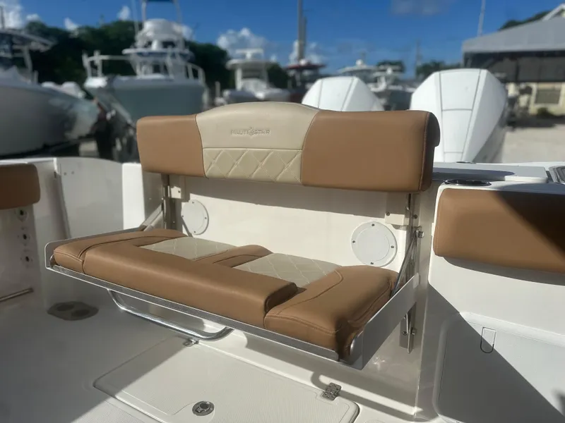 Slide: The Image of NauticStar 28 XS 2023 - 8